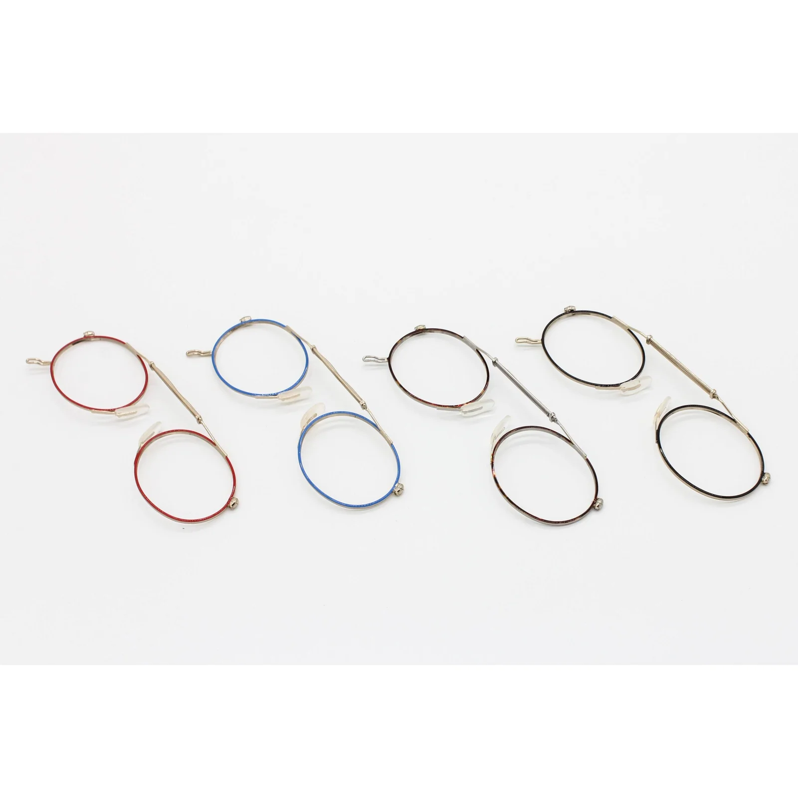 From Nostalgia to Necessity: Why Pince-Nez Glasses Are Still Relevant in 2025